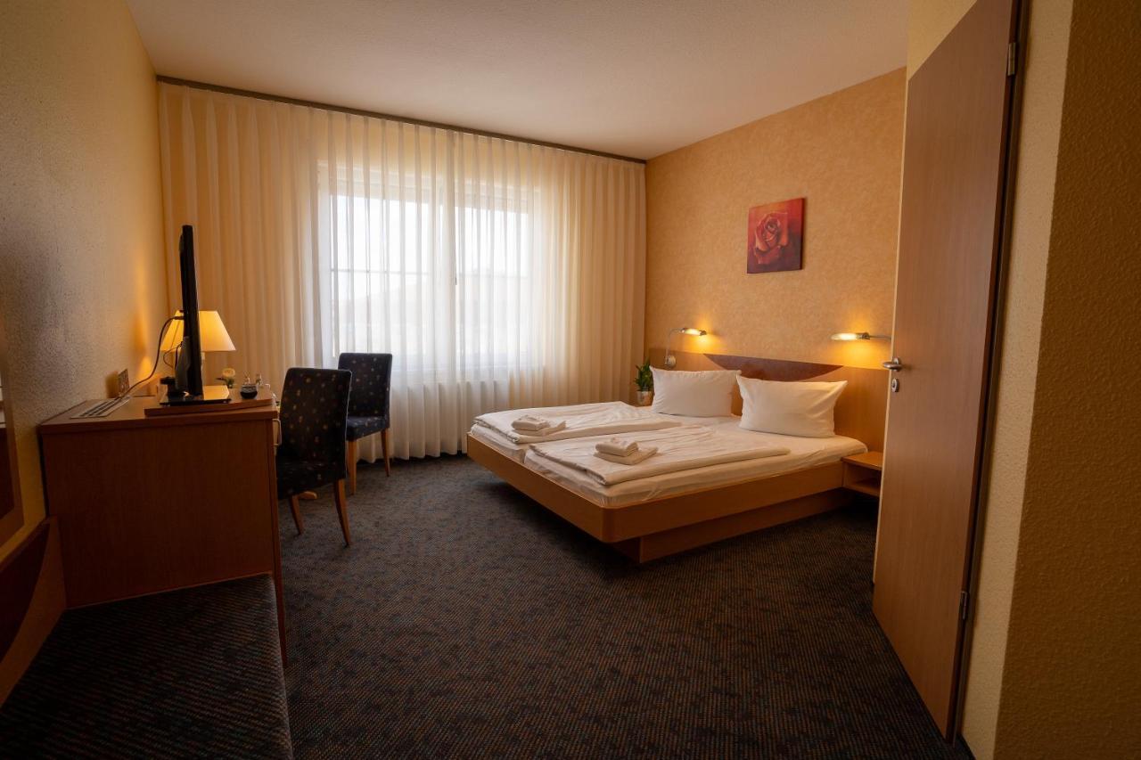 Warias Hotel & Restaurant Braunsbedra Extérieur photo