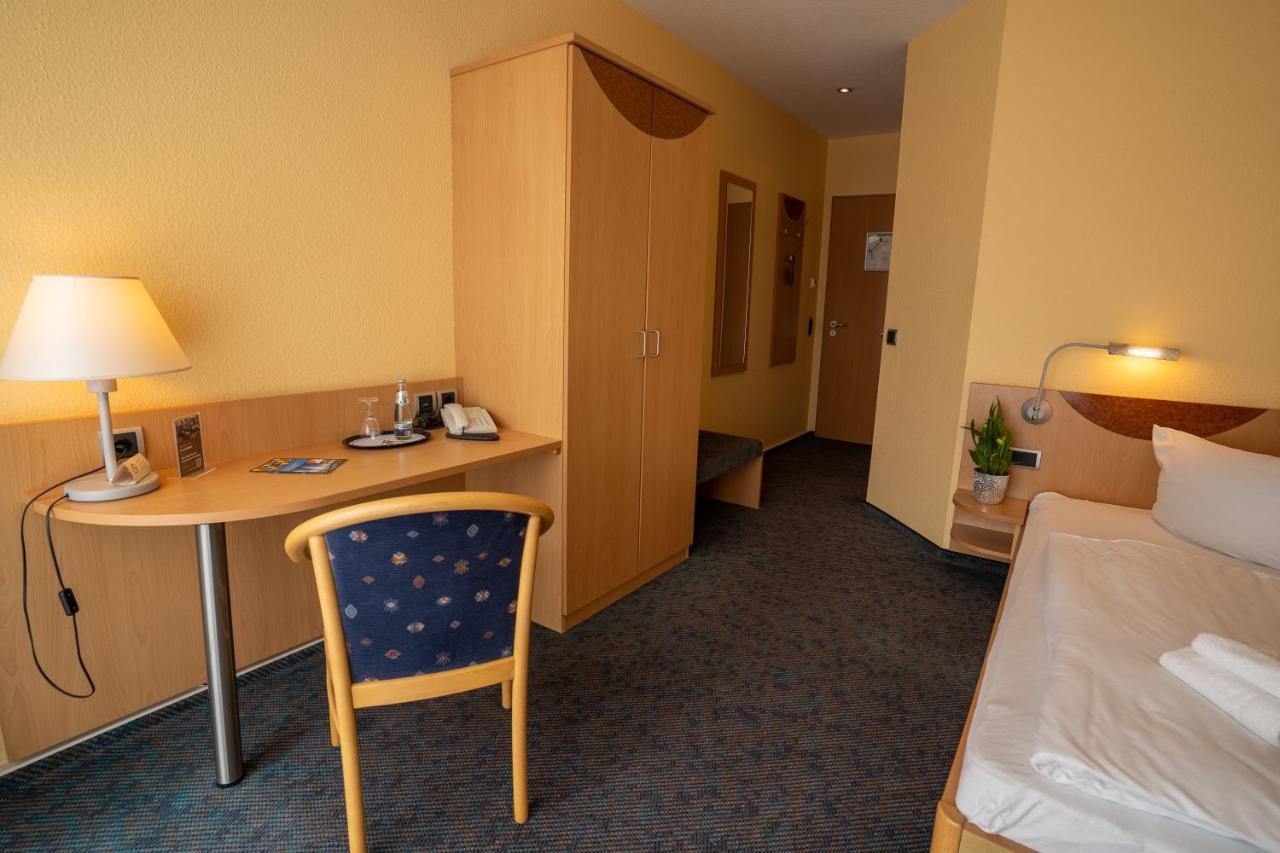 Warias Hotel & Restaurant Braunsbedra Extérieur photo