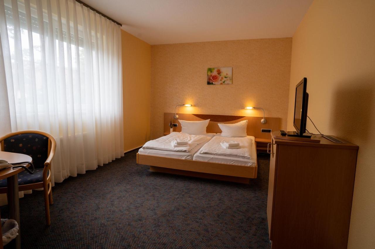 Warias Hotel & Restaurant Braunsbedra Extérieur photo
