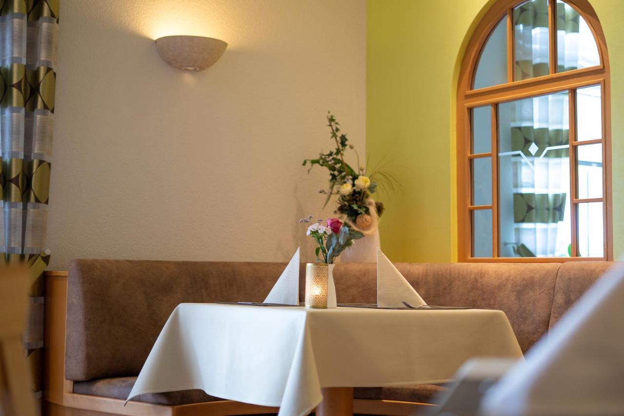 Warias Hotel & Restaurant Braunsbedra Extérieur photo