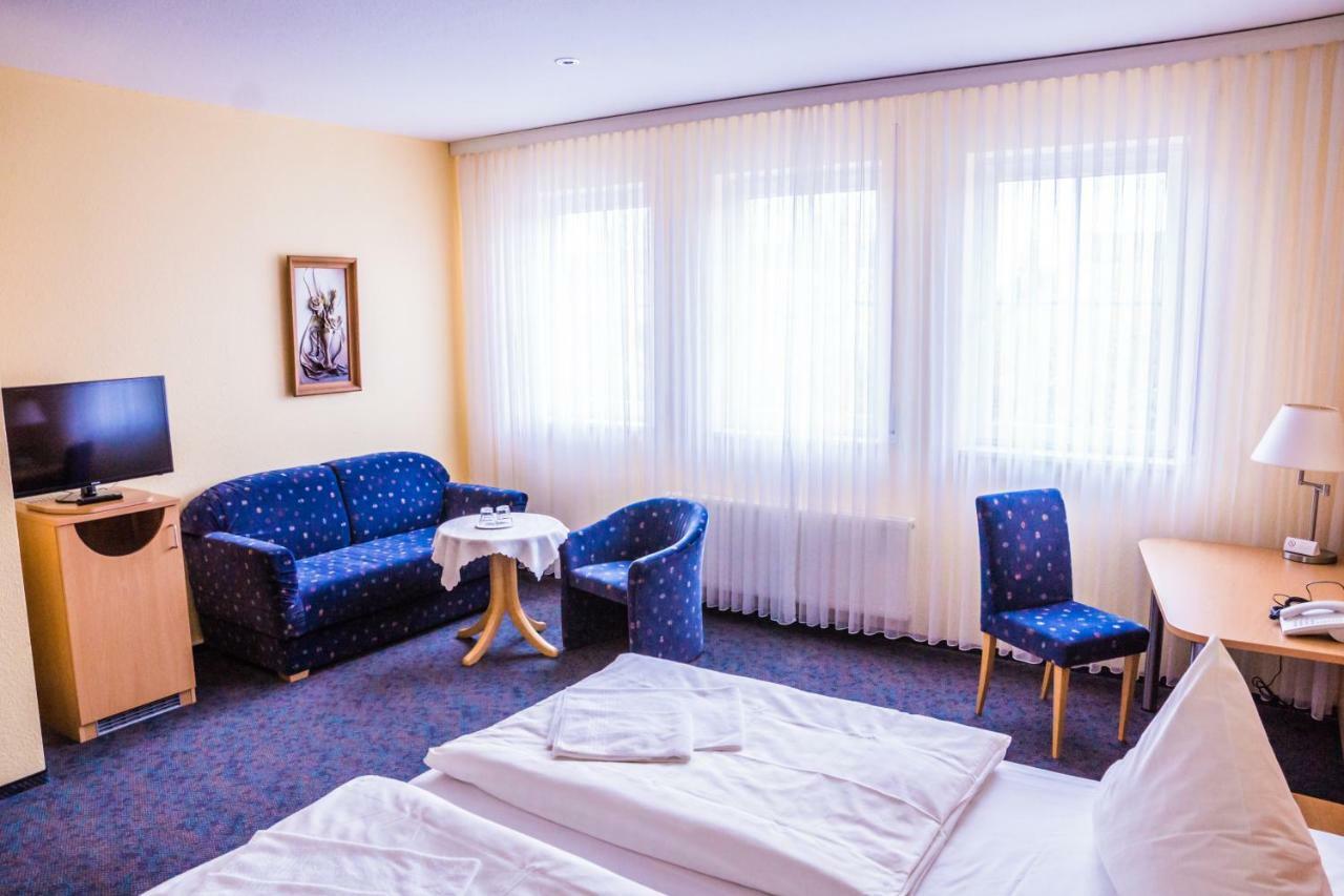 Warias Hotel & Restaurant Braunsbedra Extérieur photo