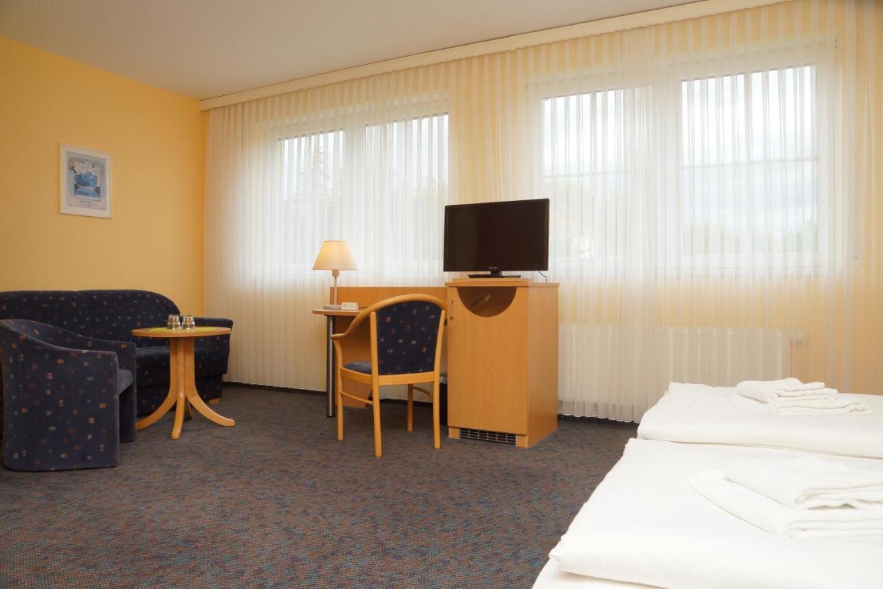 Warias Hotel & Restaurant Braunsbedra Extérieur photo