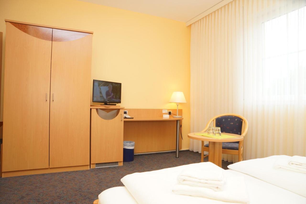 Warias Hotel & Restaurant Braunsbedra Extérieur photo